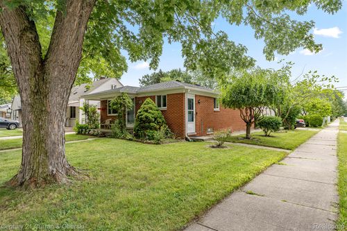 17127 Euclid Ave, Allen Park, MI, 48101-2826 | Card Image