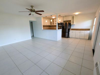 226 - 226 Coventry J, Condo with 2 bedrooms, 1 bathrooms and null parking in West Palm Beach FL | Image 2