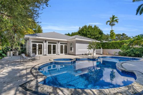 5794 Sw 76th Ter, South Miami, FL, 33143-5422 | Card Image