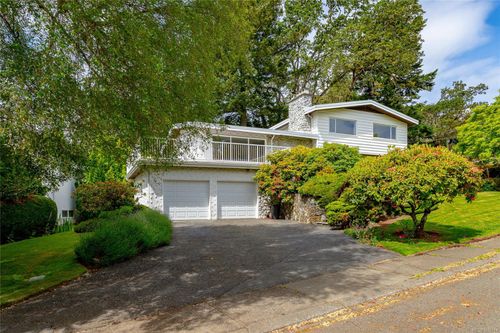 3508 Plymouth Rd, Victoria, BC, V8P4X4 | Card Image