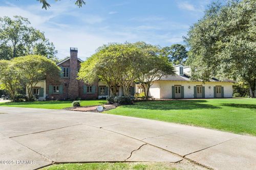 702 Rue Dauphine, Eunice, LA, 70535-6538 | Card Image