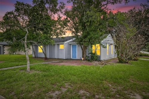 5001 Whiteway Dr, Tampa, FL, 33617-3538 | Card Image
