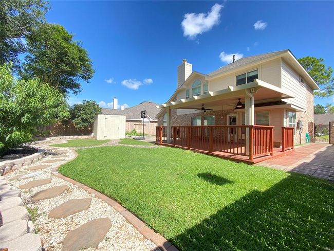 Beautiful landscape backyard | Image 25