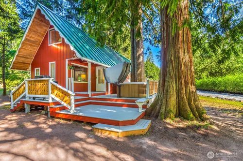 11318 583rd Ave E, Enumclaw, WA, 98022-8030 | Card Image