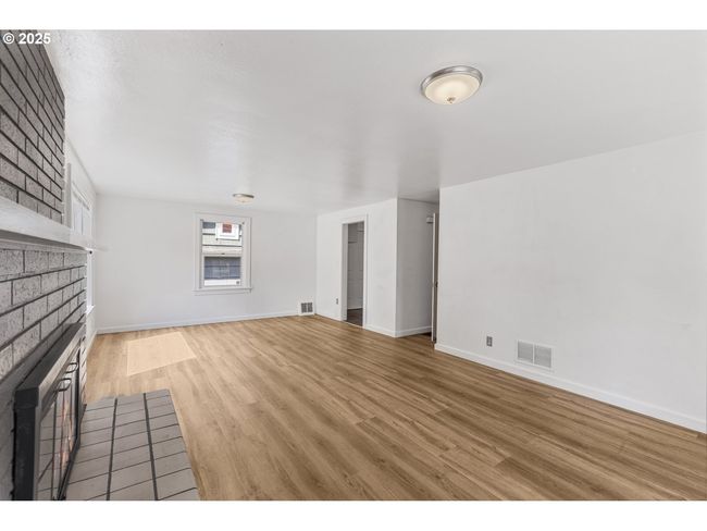 1391 W 5 Th Ave, House other with 3 bedrooms, 1 bathrooms and 1 parking in Eugene OR | Image 7
