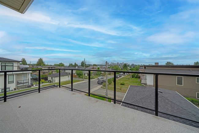 7635 Burgess Street, House other with 8 bedrooms, 6 bathrooms and 2 parking in Burnaby BC | Image 20