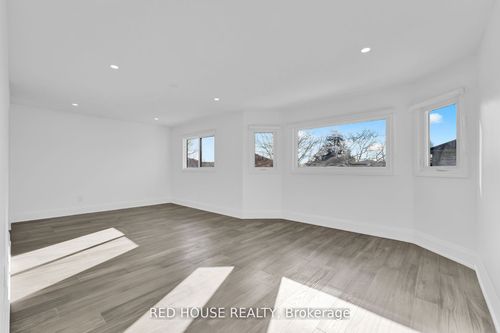 985 Sandcliff Dr, Oshawa, ON, L1K2E4 | Card Image