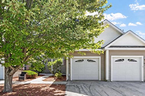 32 Overlook Cir, Hudson, NH, 03051-6408 | Card Image