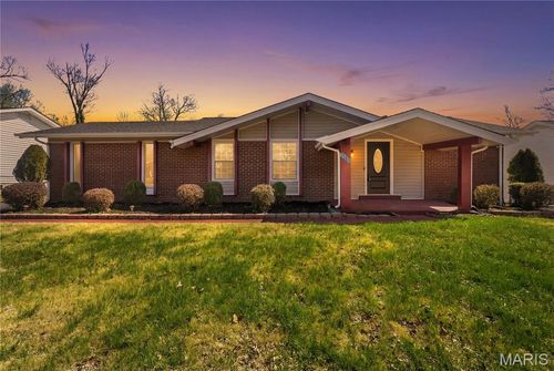 3580 Greenway Chase Dr, Florissant, MO, 63031-1113 | Card Image