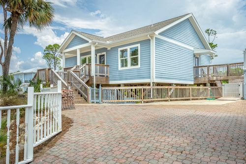 500 W Sawyer St, Saint George Island, FL, 32328-2426 | Card Image