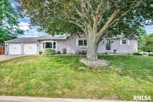 321 Ken Ave, Morton, IL, 61550-1328 | Card Image