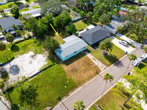 4235 Des Moines St Ne, ST PETERSBURG, FL, 33703-5442 | Card Image