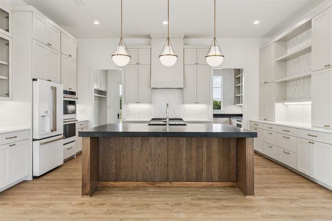 4930 Magnolia Trl, House other with 4 bedrooms, 5 bathrooms and null parking in Midlothian TX | Image 6