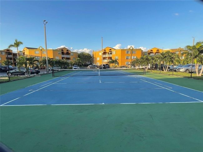 F114 - 9731 Fontainebleau Blvd, Condo with 1 bedrooms, 1 bathrooms and null parking in Miami FL | Image 12