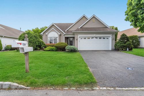 128 Skyline Dr, Lakewood, NJ, 08701-5738 | Card Image