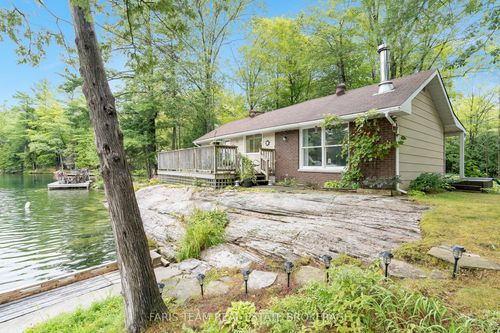 8060 Oakridge Dr, Washago, ON, L0K2B0 | Card Image