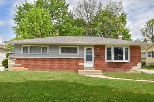 10136 W Manitoba St, WEST ALLIS, WI, 53227-3508 | Card Image