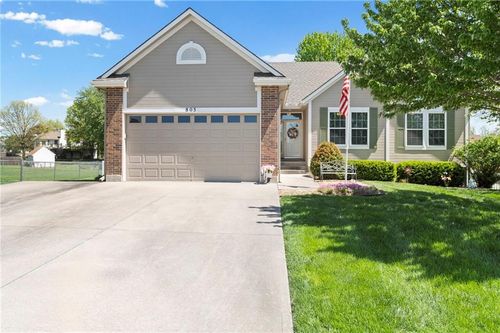 803 Cindy Ln, Raymore, MO, 64083-8560 | Card Image