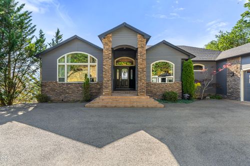 1921 Nw Crown St, Grants Pass, OR, 97526-6342 | Card Image