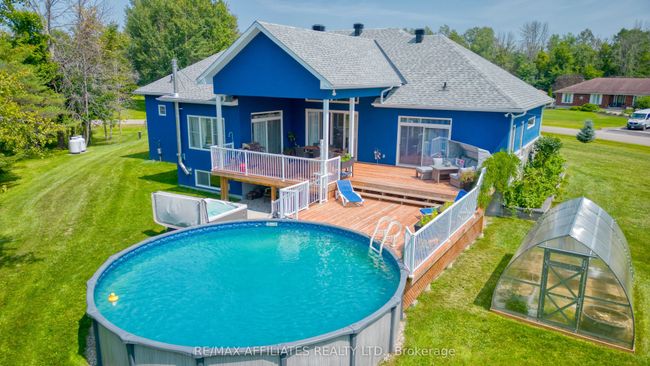 23 Tudor Cir, House other with 3 bedrooms, 3 bathrooms and 6 parking in Lombardy ON | Image 4