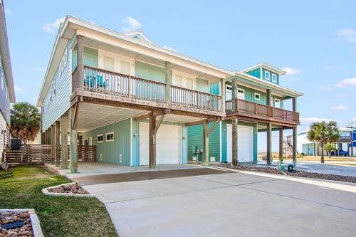 421 Paradise Pointe Dr, Port Aransas, TX, 78373-5114 | Card Image
