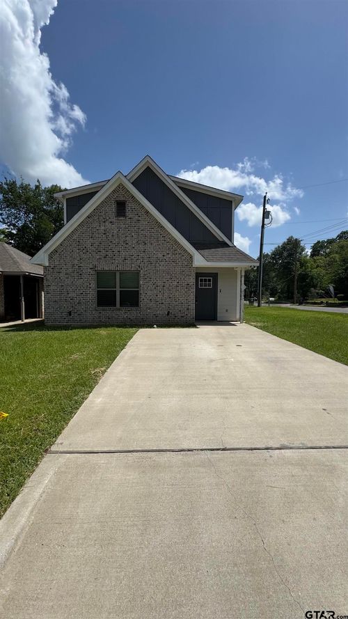 826 W Franklin St, Tyler, TX, 75702-4227 | Card Image