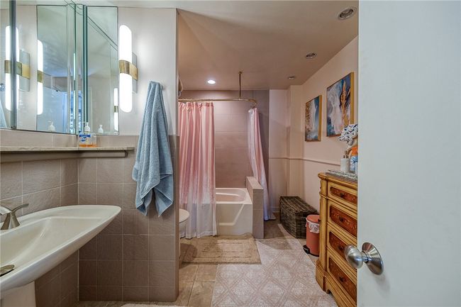 APT-26N - 320 Fort Duquesne Blvd, Condo with 1 bedrooms, 1 bathrooms and null parking in Pittsburgh PA | Image 14