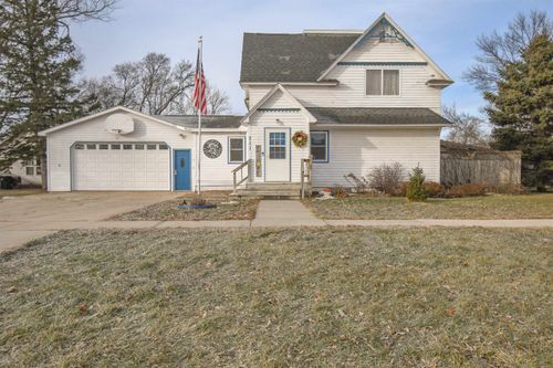 211 N 4th St Street, Canistota, SD, 57012 | Card Image