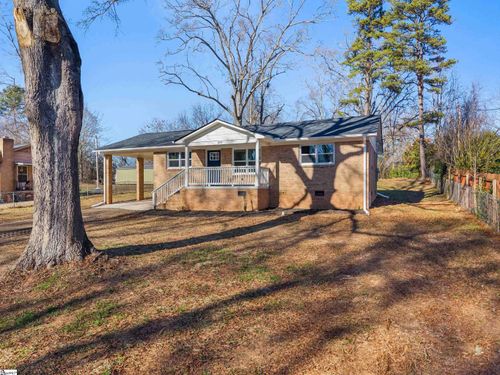 805 E Florida Street, Clinton, SC, 29325 | Card Image