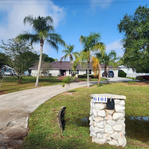 6101-6101 Palmetto Dr, Fort Pierce, FL, 34982-3260 | Card Image
