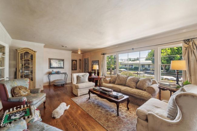 living room | Image 10