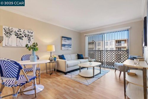 apt-406-440 N Civic Dr, Walnut Creek, CA, 94596-3357 | Card Image
