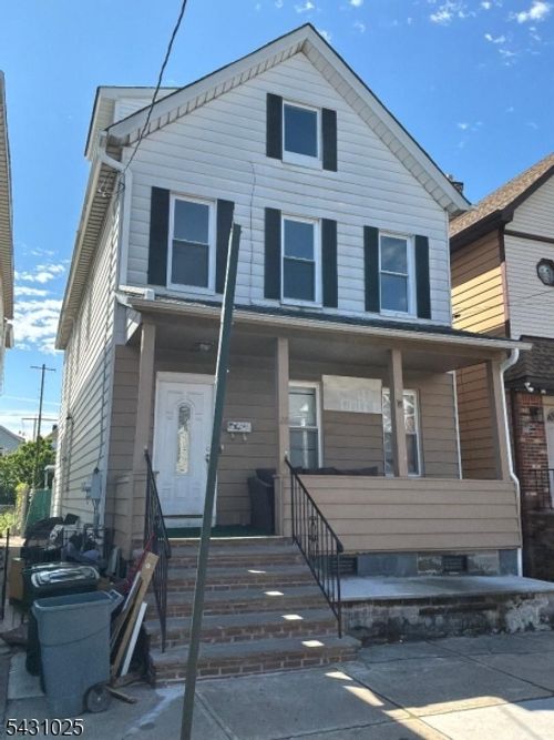 28 Niles St, Elizabeth, NJ, 07202-3910 | Card Image