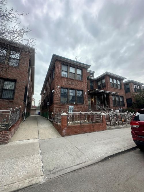 3533 90th St, Jackson Heights, NY, 11372-5833 | Card Image