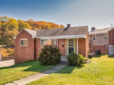 4231 Willow Avenue, House other with 2 bedrooms, 1 bathrooms and 1 parking in Castle Shannon PA | Image 1