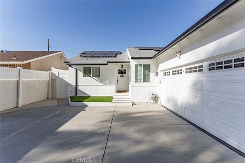 18955 Cantlay St, Reseda, CA, 91335 | Card Image