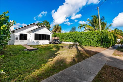 1683 Ne 168th St, North Miami Beach, FL, 33162-2934 | Card Image