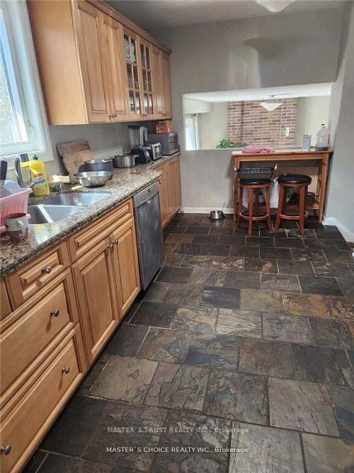 2574 Oak Row Cres, Mississauga, ON, L5L1P6 | Card Image