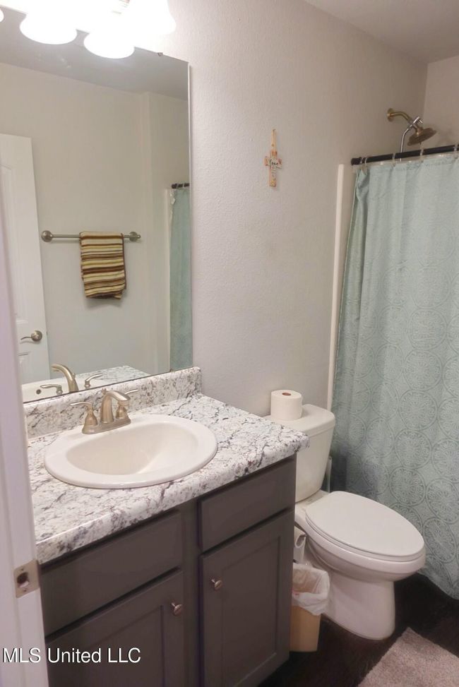 Guest bathroom | Image 20