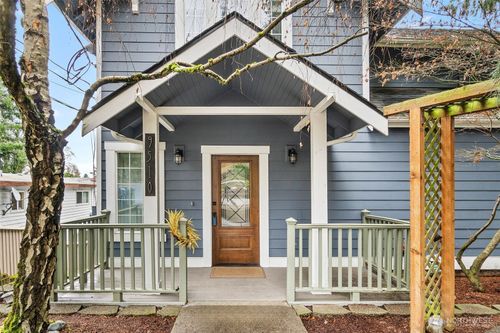 9510 9th Ave Nw, Seattle, WA, 98117-2221 | Card Image