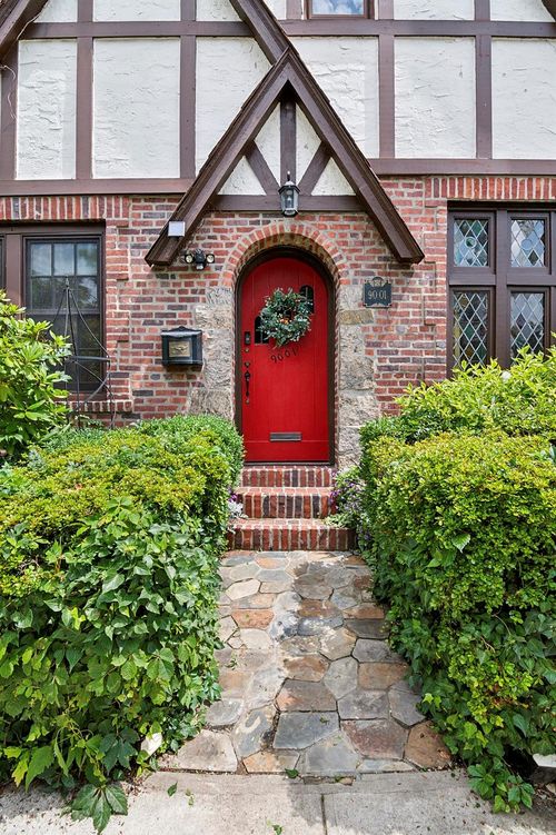 90 68th Ave, Forest Hills, NY, 11375-5721 | Card Image