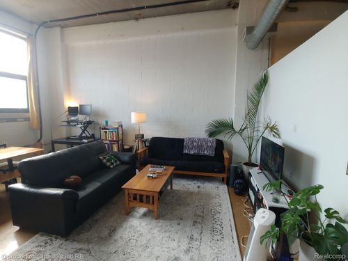 apt-106-55 W Canfield St, Detroit, MI, 48201-1885 | Card Image