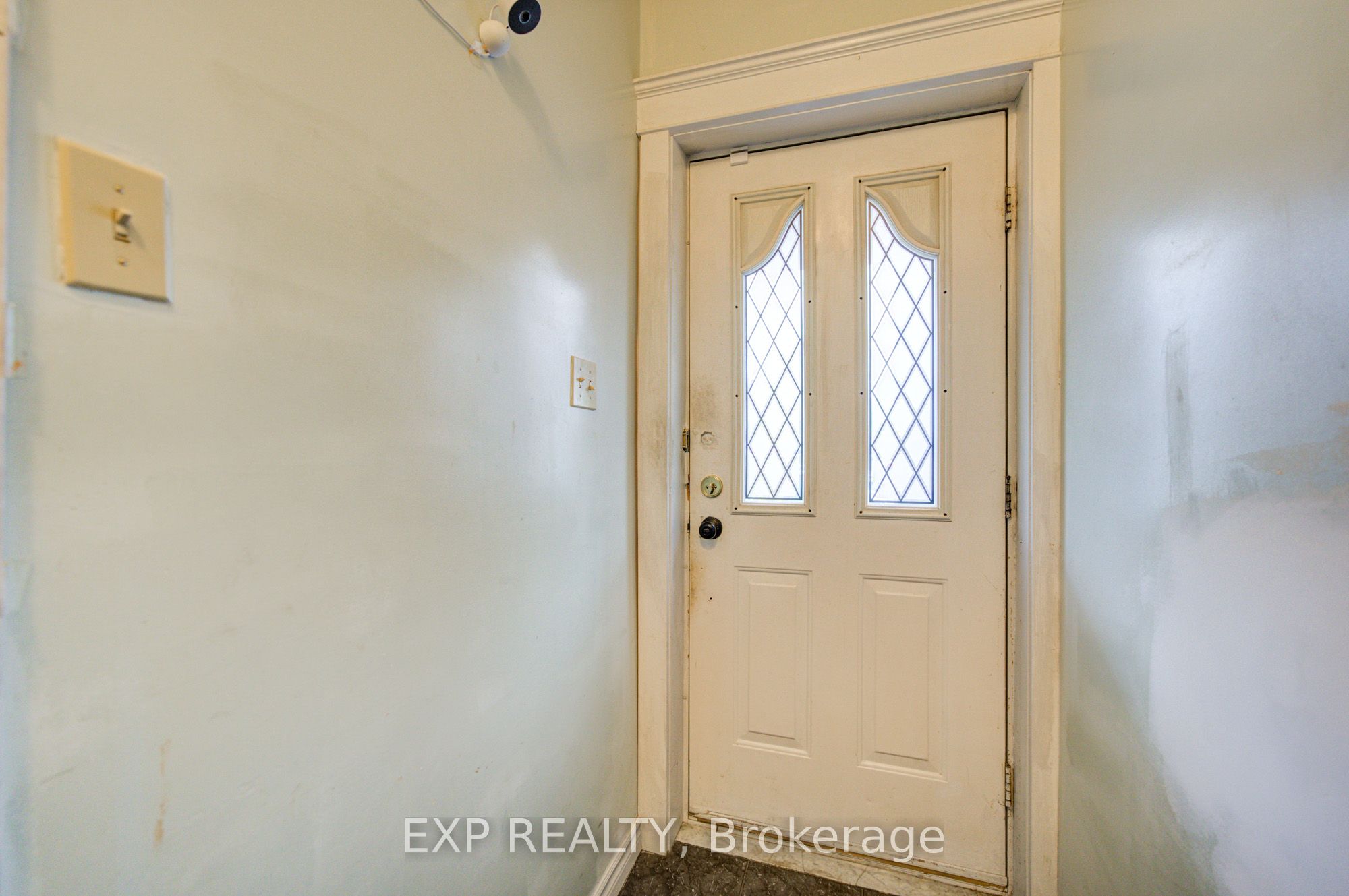 Residential in Toronto W02 3