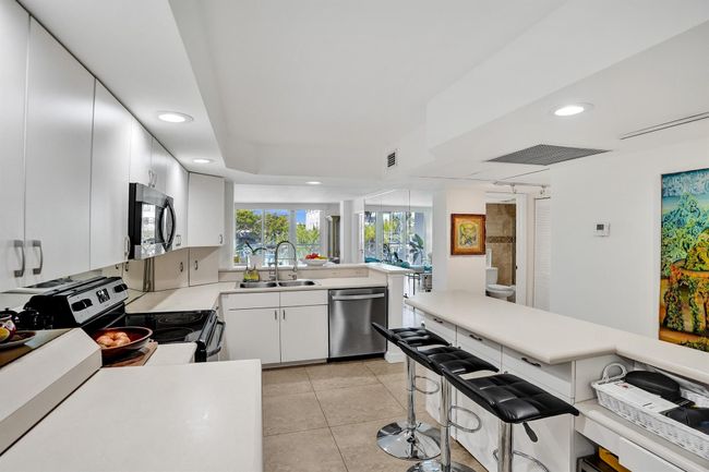 APT-304 - 155 Isle Of Venice Dr, Condo with 2 bedrooms, 2 bathrooms and null parking in Fort Lauderdale FL | Image 7