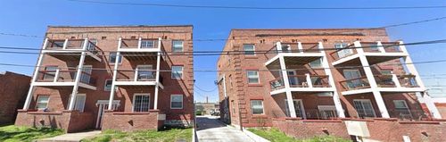3950-3946-3950 Walnut St, Kansas City, MO, 64111-1520 | Card Image
