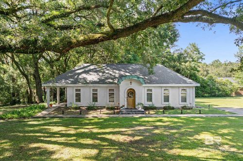 8617 Dyer Rd, Fairhope, AL, 36532-3137 | Card Image
