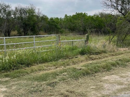 0000 Cr 327 Lot 8, Jourdanton, TX, 78026 | Card Image