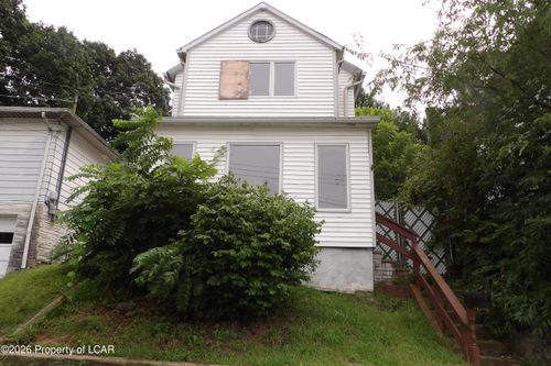 1008 Ridge St, Hanover Township, PA, 18706-5931 | Card Image