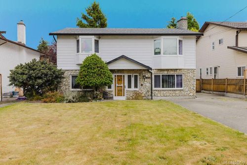 1616 Agnew Ave, Saanich, BC, V8N5M6 | Card Image