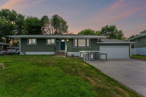 6113 Scott Ave N, Brooklyn Center, MN, 55429-2355 | Card Image